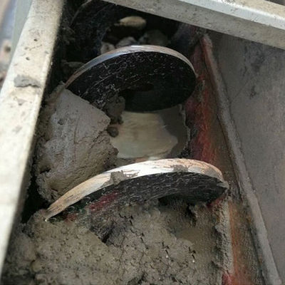 نوار نقاله پیچی شیبدار Ss قابل حمل 30t/H تسمه نقاله پیچی لجنی شیاردار