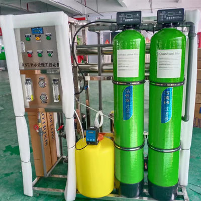 تجهیزات سیستم تصفیه آب اسمز معکوس ISO9001 500lph برای آشامیدن