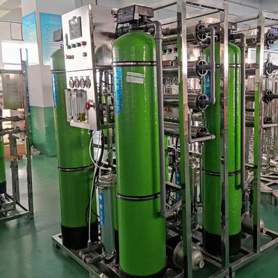2000LPH Industral Reversr Osmosis Equipment RO تصفیه آب سازگار با محیط زیست