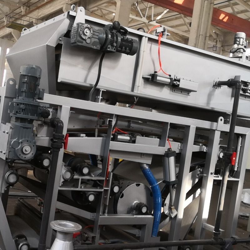 پرس لجن کمربند ثقلی کمربند ثقلی چرخشی درام ثقلی 500mm 5m3/H